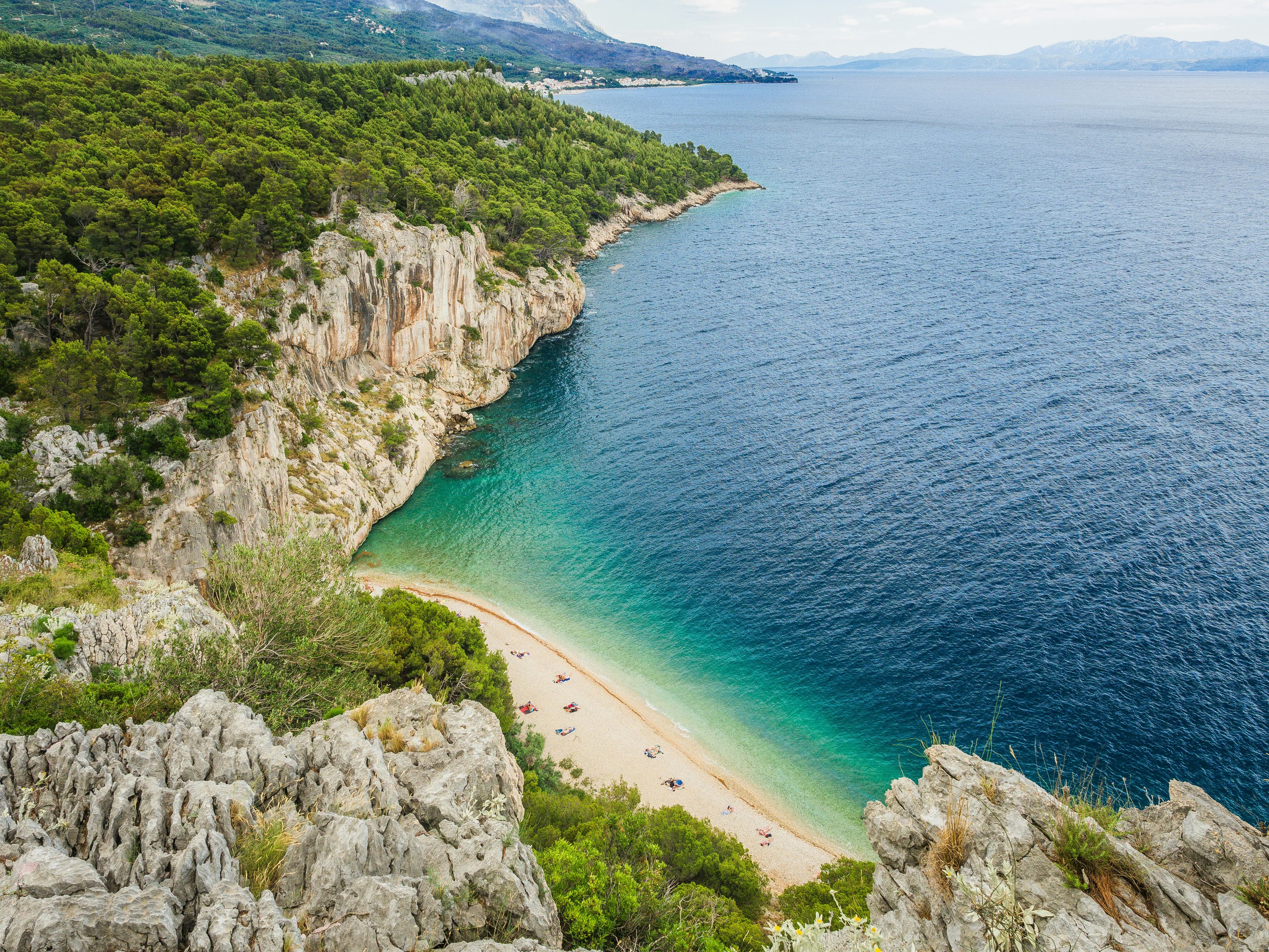 Makarska rivijera — pogled na obalu